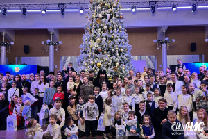 Учащиеся воскресных школ Волковысского благочиния, а это более 100 ребят, смогли окунуться в атмосферу красоты и рождественского волшебства на II епархиальной елке в Гродненской филармонии