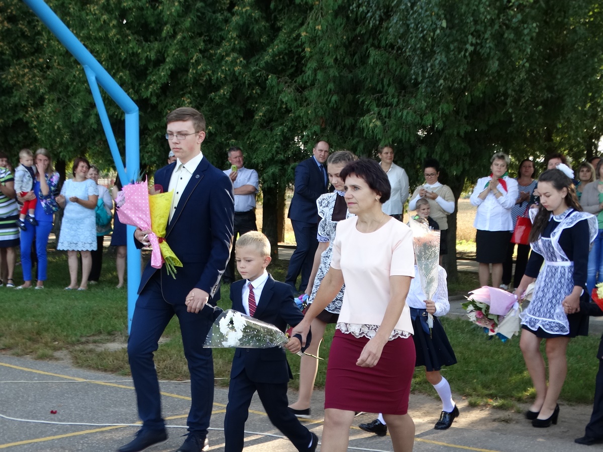 На Волковыщине отметили День знаний. В школах района прошли торжественные  линейки, посвященные началу учебного года (+ Видео) - Новости Волковыска и  района, газета 