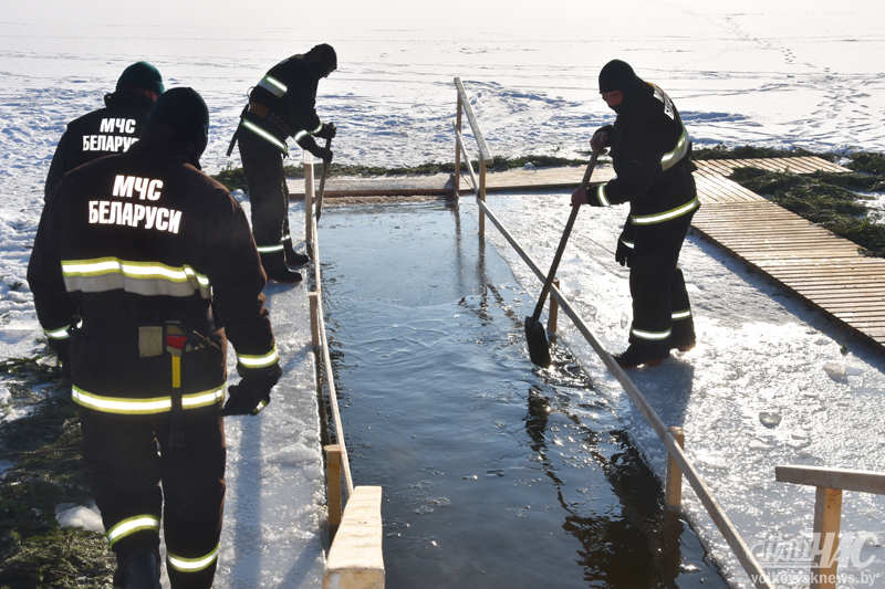 И мороз не страшен! Крещенские купания прошли в Волковысском районе
