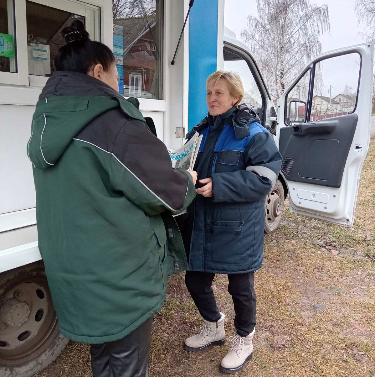 Почтальон-в-газетами