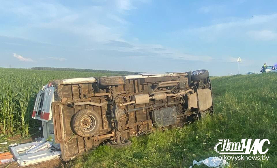 под Волковыском перевернулся автомобиль